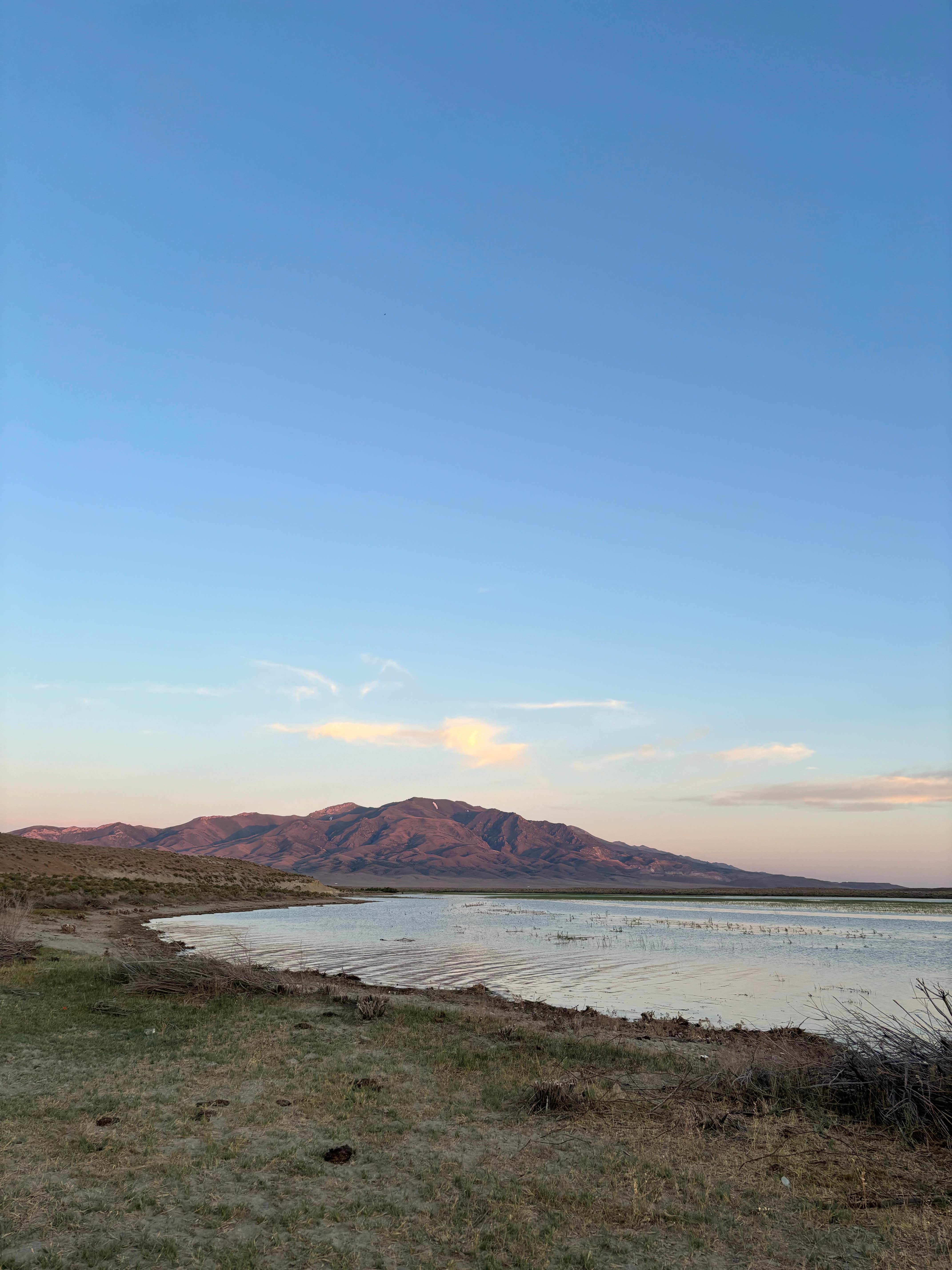 40.69420° N, 118.25481° W