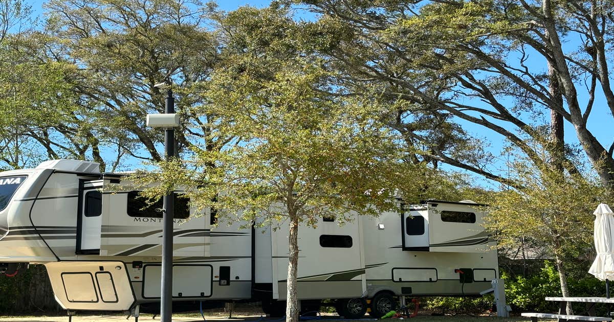A Cozy Corner RV Lodge | Fort Walton Beach, Florida