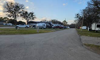 Camping near Oak Cove Marina: American RV Park, Navarro Mills Lake, Texas