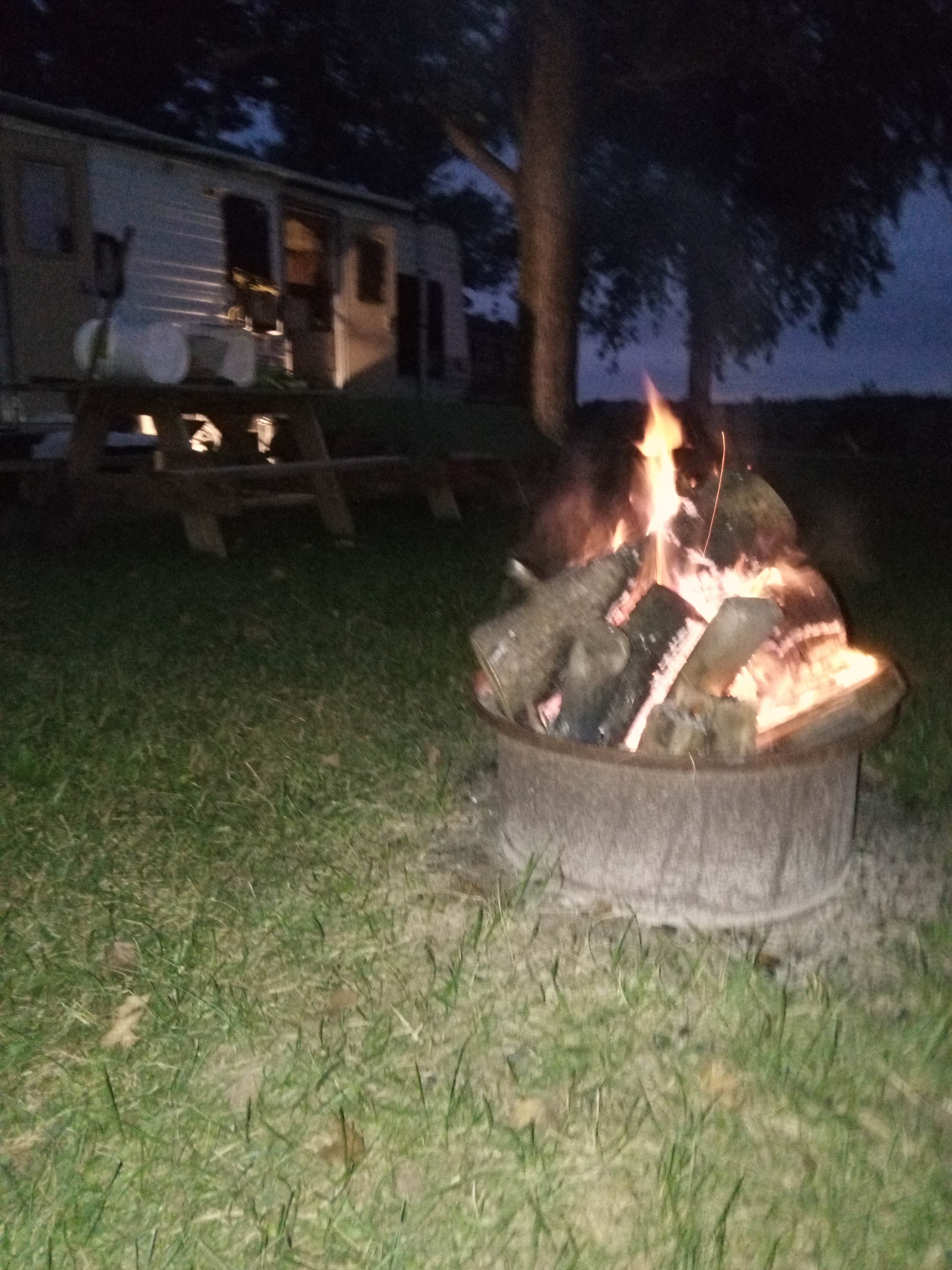 Camping near Hoffman Lake Campground INC.: Art's Country Park, Lagro, Indiana