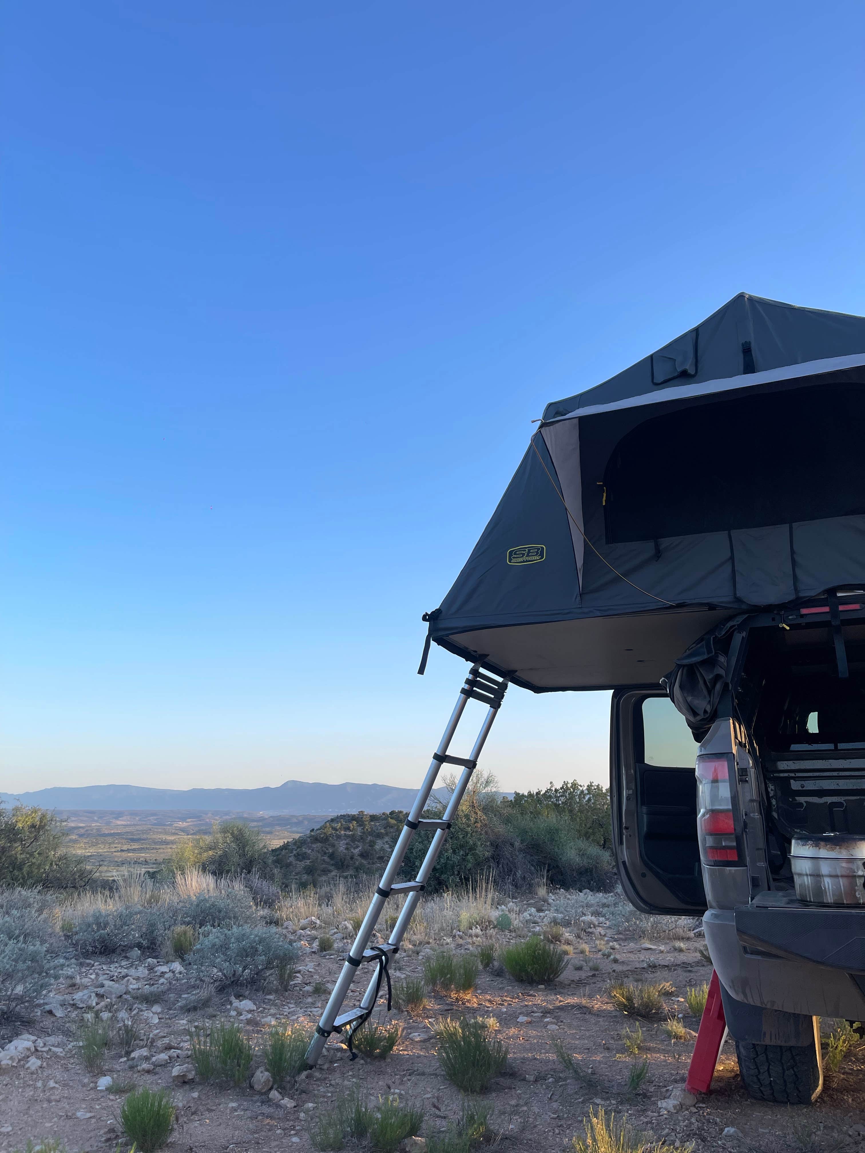 Camping near Crescent Moon Ranch Cabin: beaverhead overlook, Cornville, Arizona