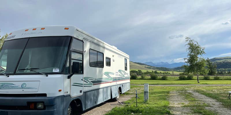 Camper submitted image from Bernie & Sharons Riverfront RV Park