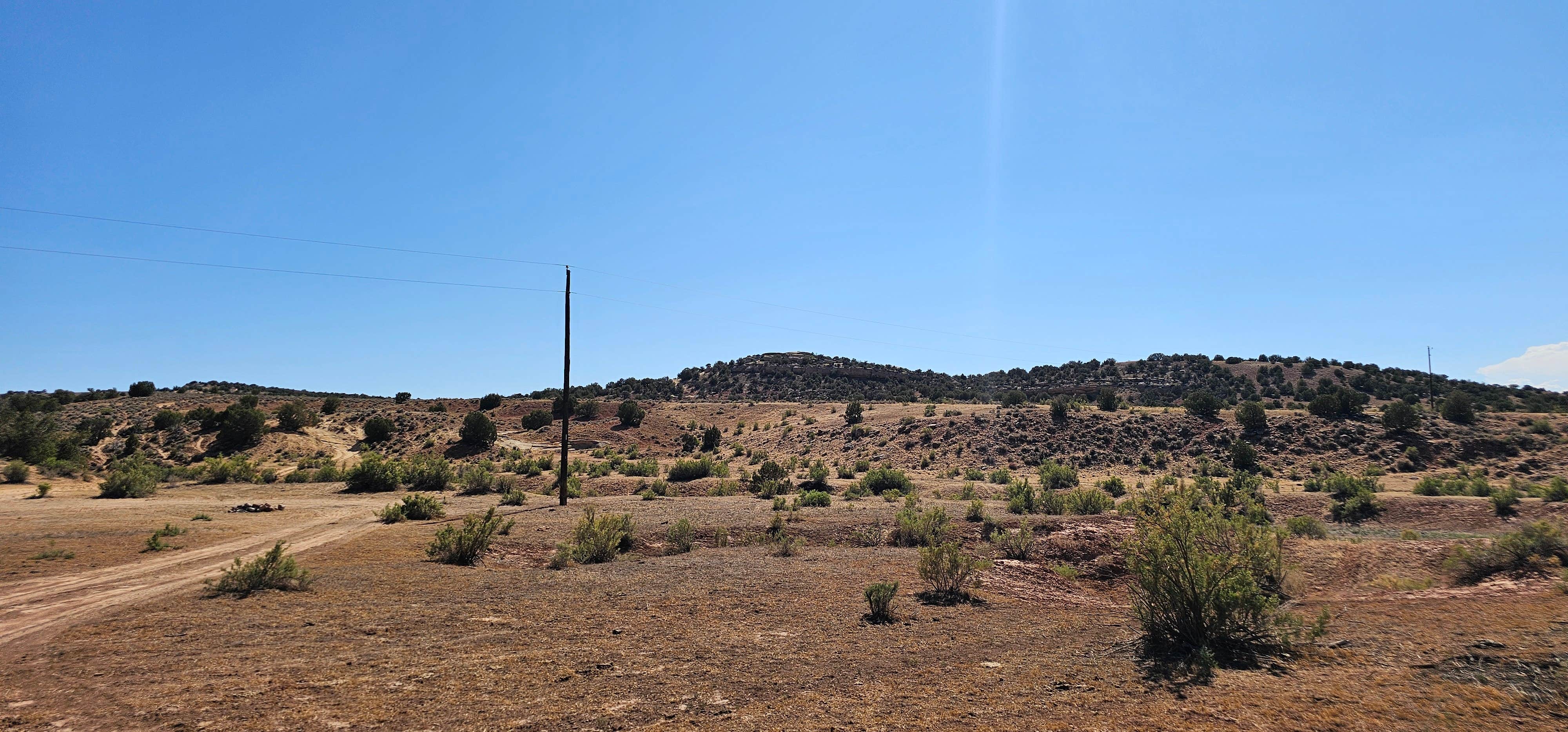 Camper submitted image from BLM 17B Road Dispersed Overlander - 1