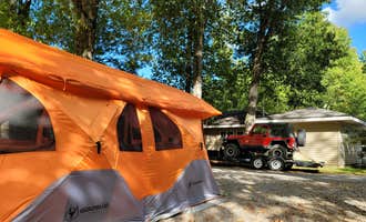 Camping near Yogi in the smokies : Bradley’s Campground, Cherokee, North Carolina