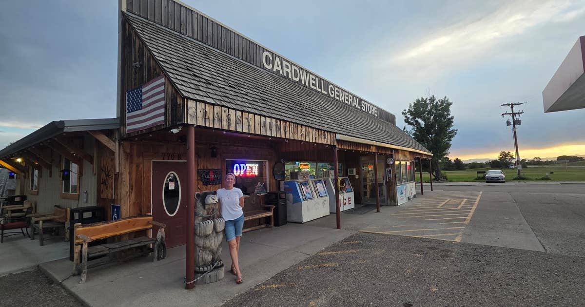 Camper-Submitted Photos of Cardwell General Store and Campground