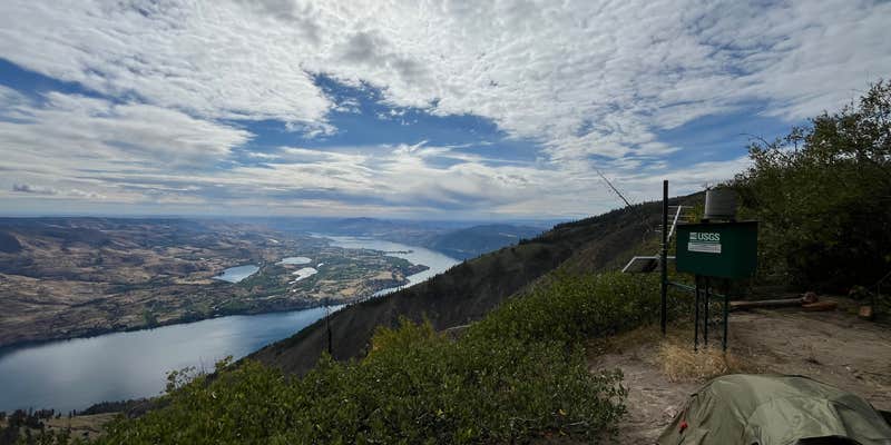 Camper submitted image from Chelan Lookout - NF 8410 Dispersed