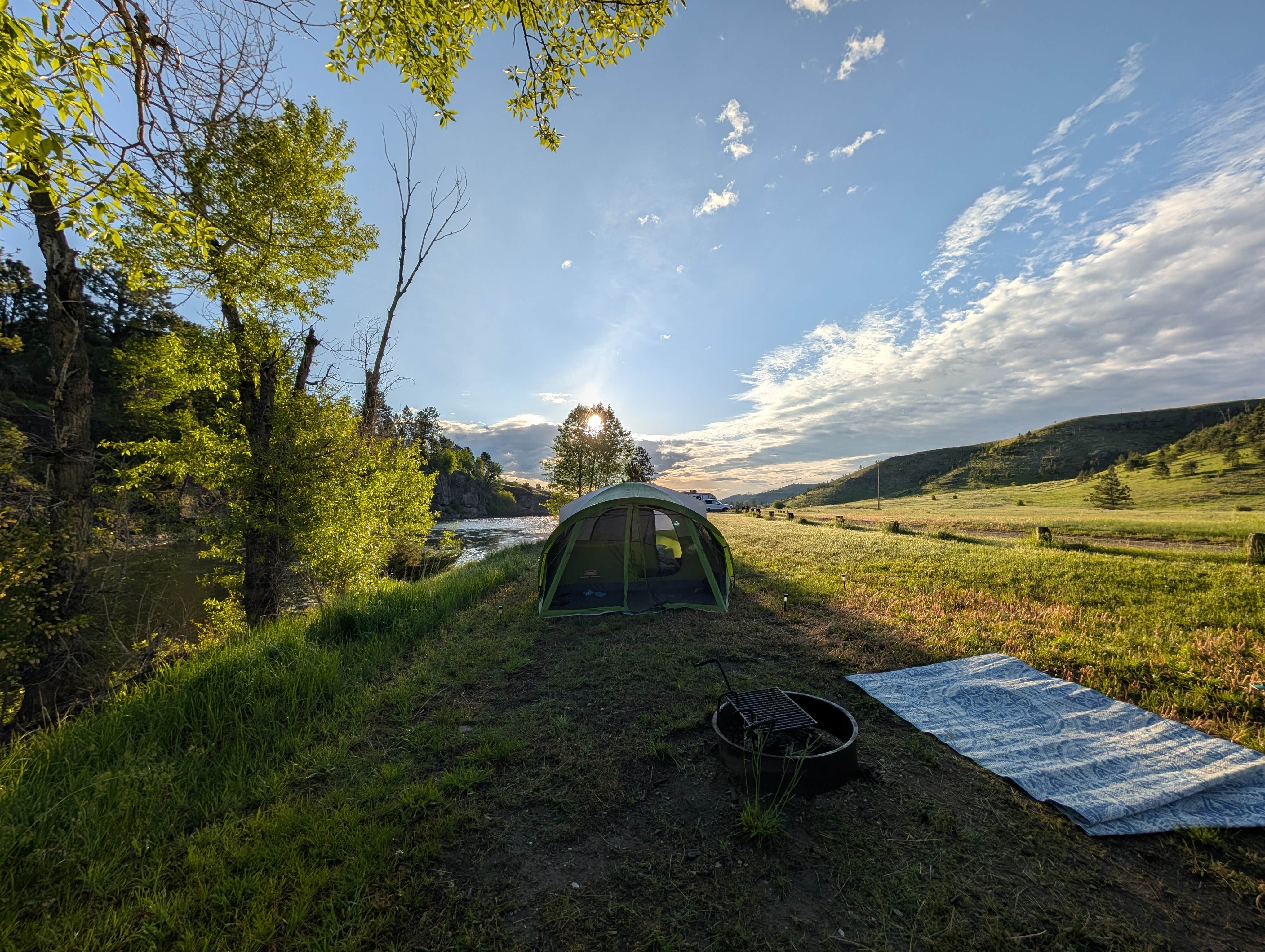 Camping near Castle Rock: Cliff Swallow Fishing Access, Fishtail, Montana