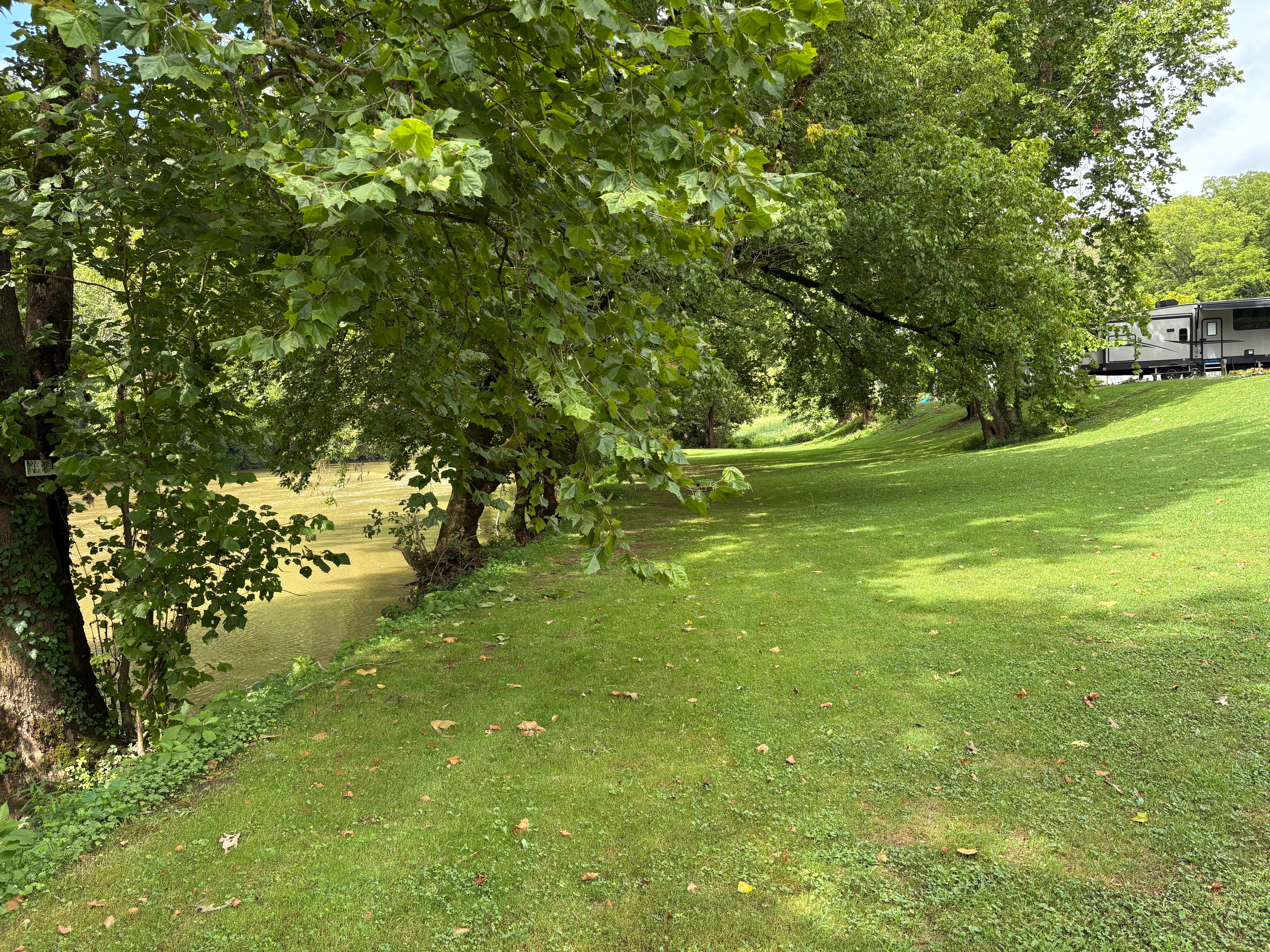 Camping near Misfit Farmz Campground: Clinch River Family Campground, Duffield, Virginia