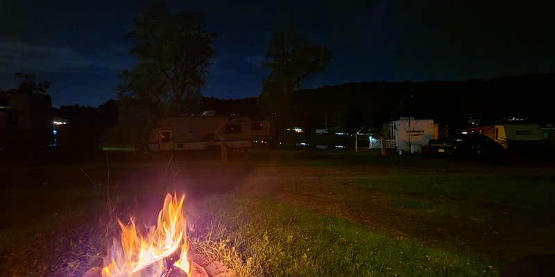 Camper submitted image from Country Hills Campground