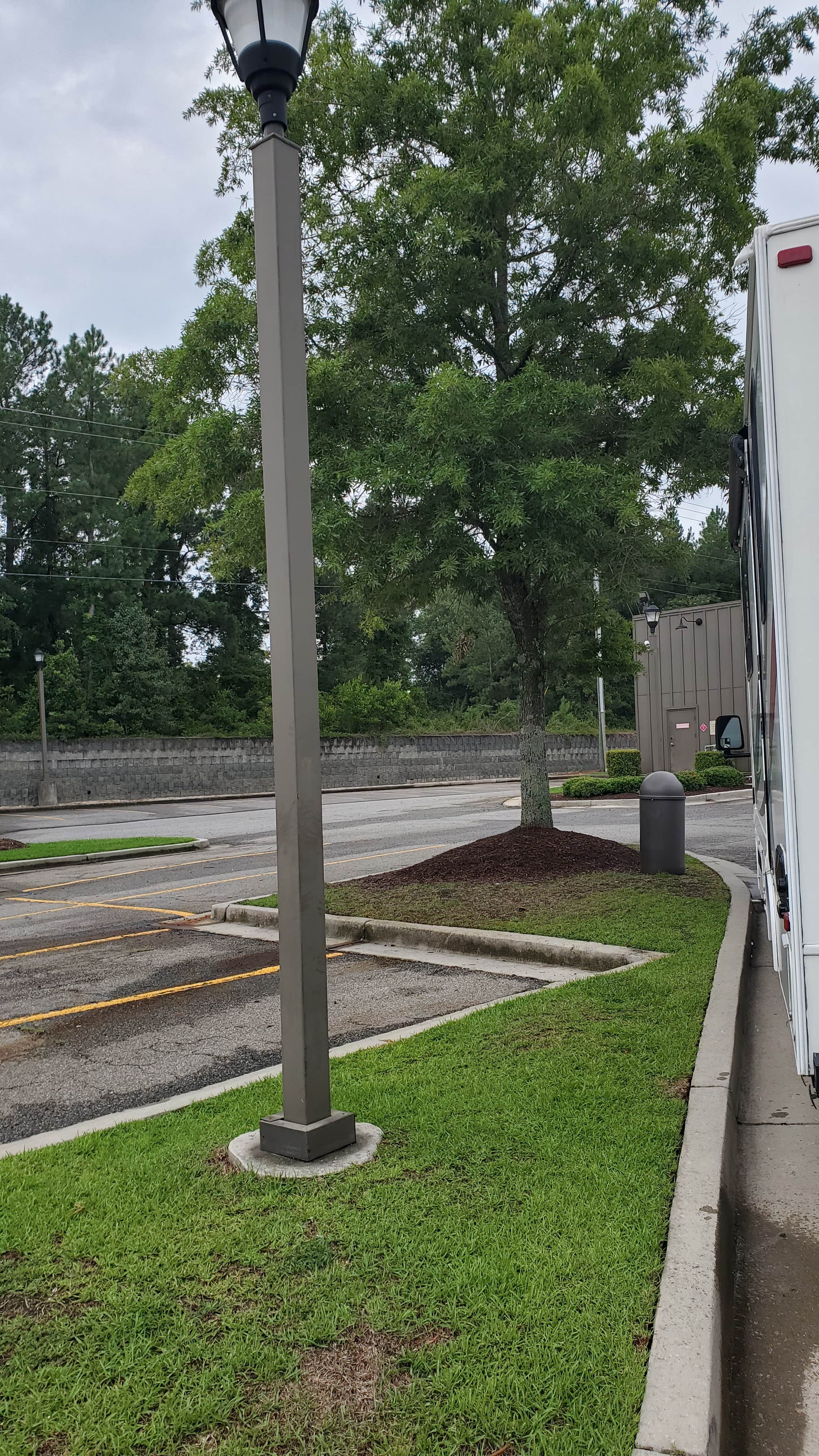Cracker Barrel — Columbia (LeGrand Rd.)