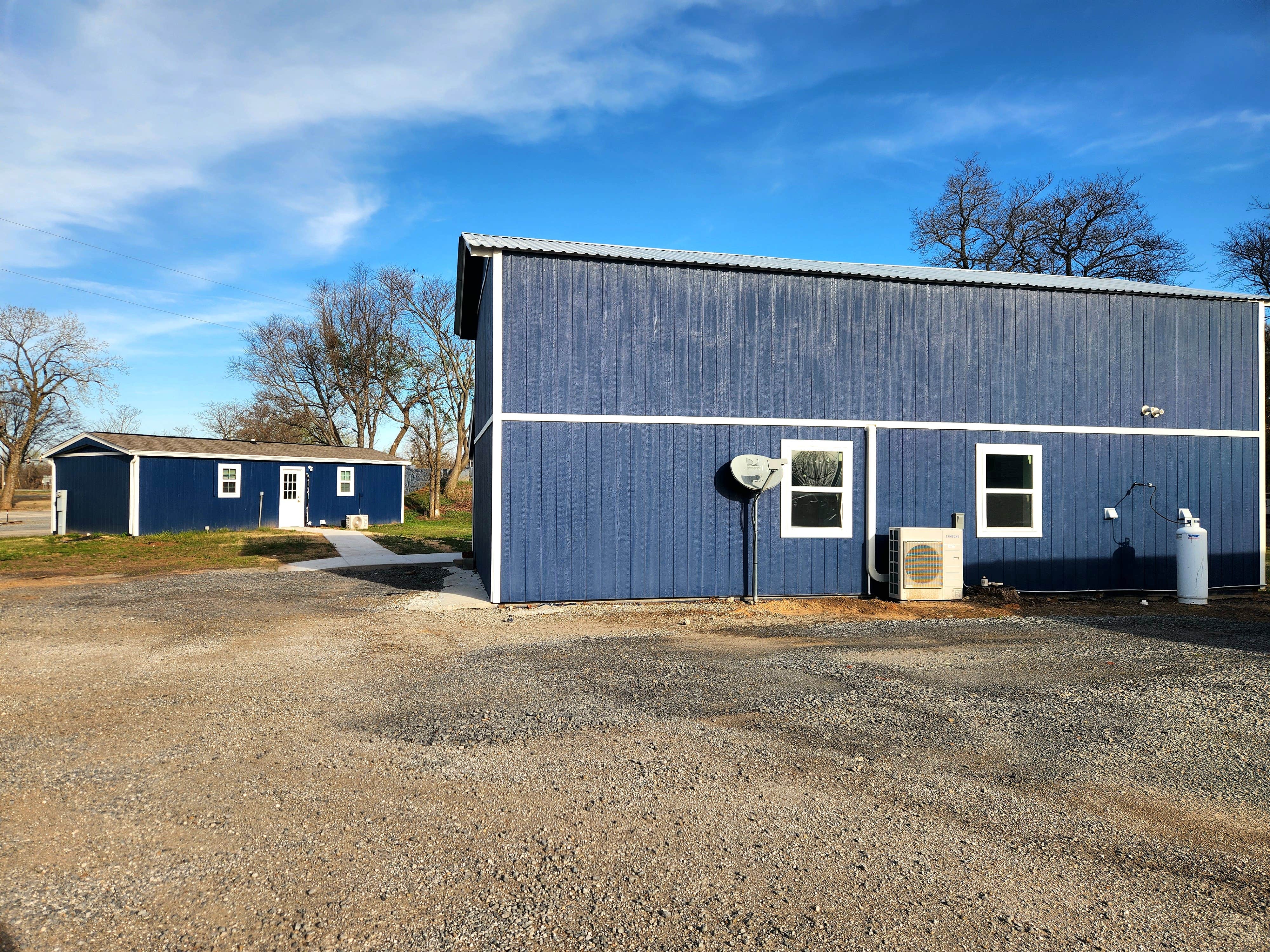 Camping near Dam Site - Fort Gibson Lake - Primitive Camping: Crossroads RV Park and Campground, Okay, Oklahoma