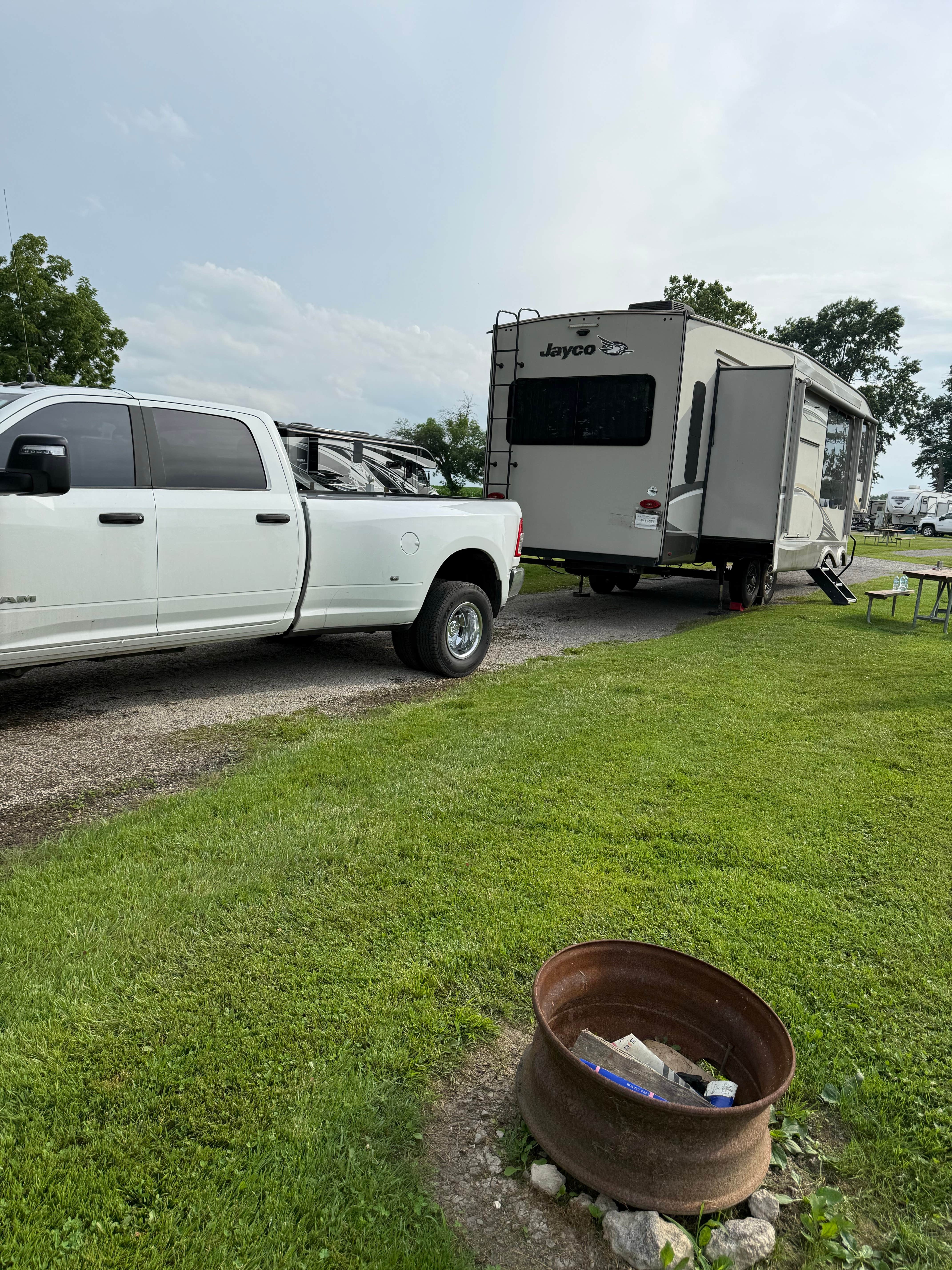 Camping near Big Arbs Campground: Cuttys Sunset Camping Resort, Hartville, Ohio