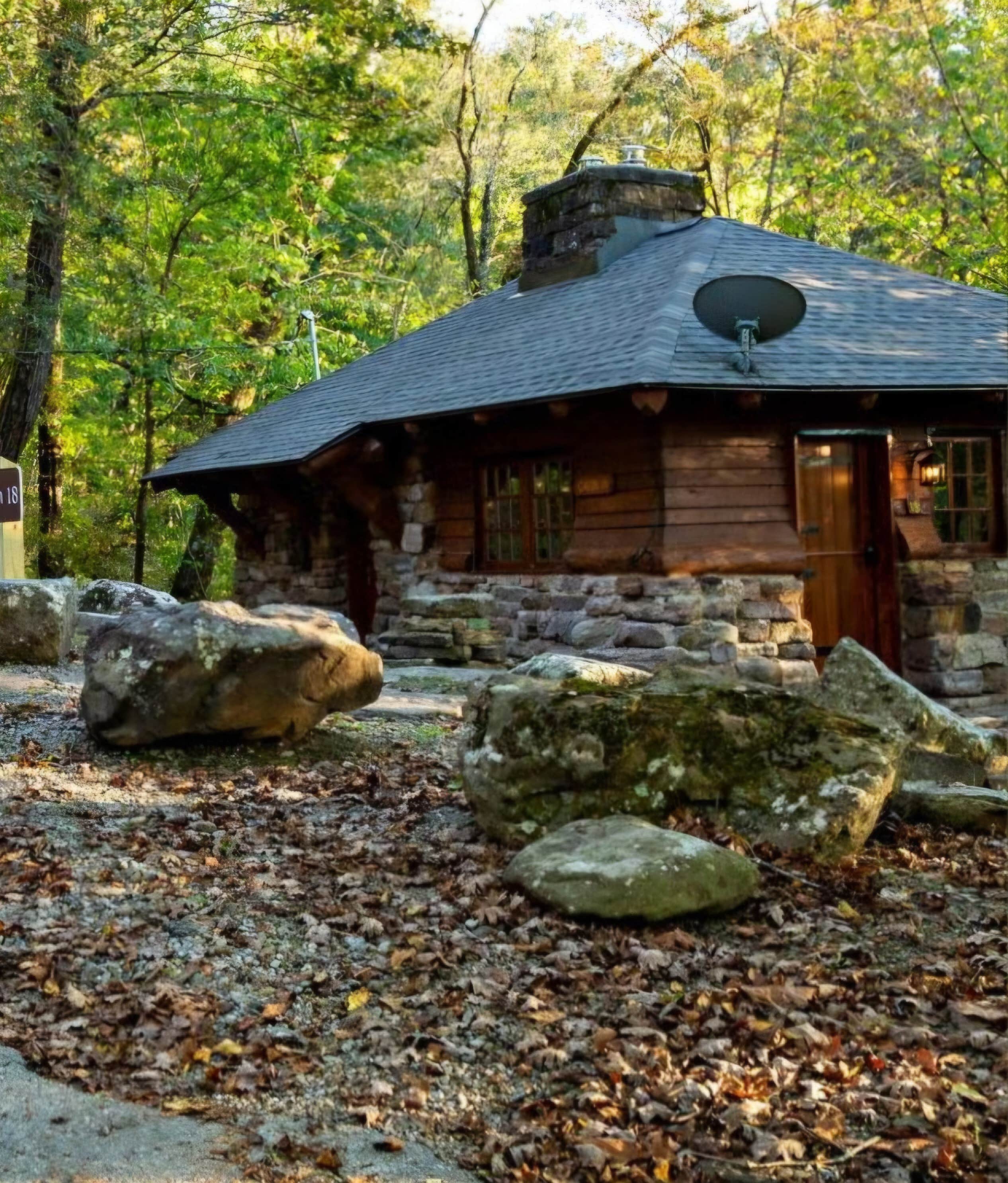 Camping near Skipping Rock RV Resort & Campground: devil's den state park, West Fork, Arkansas