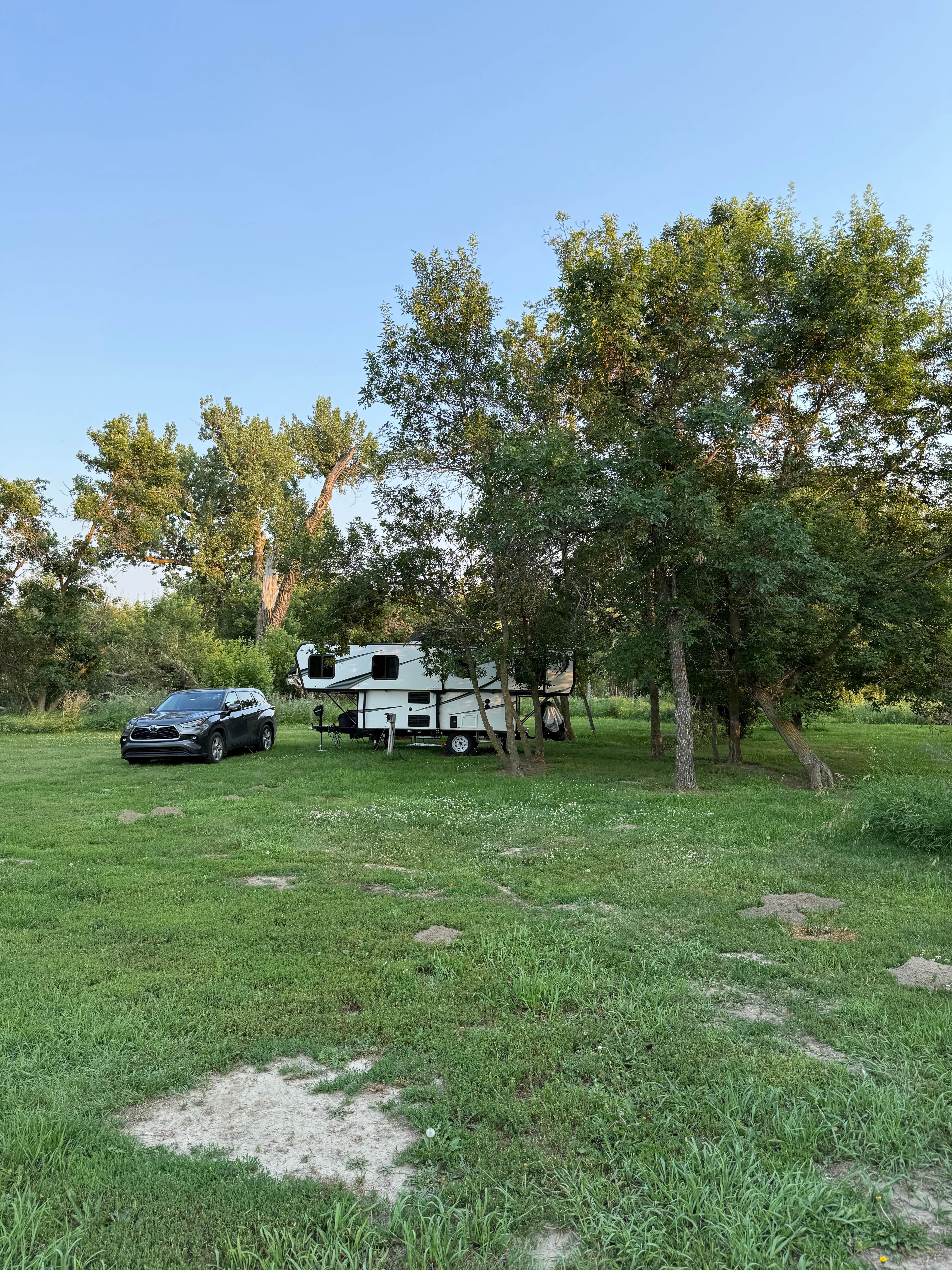 Camping near Graner Bottom: Eagles Park Campground, Mandan, North Dakota