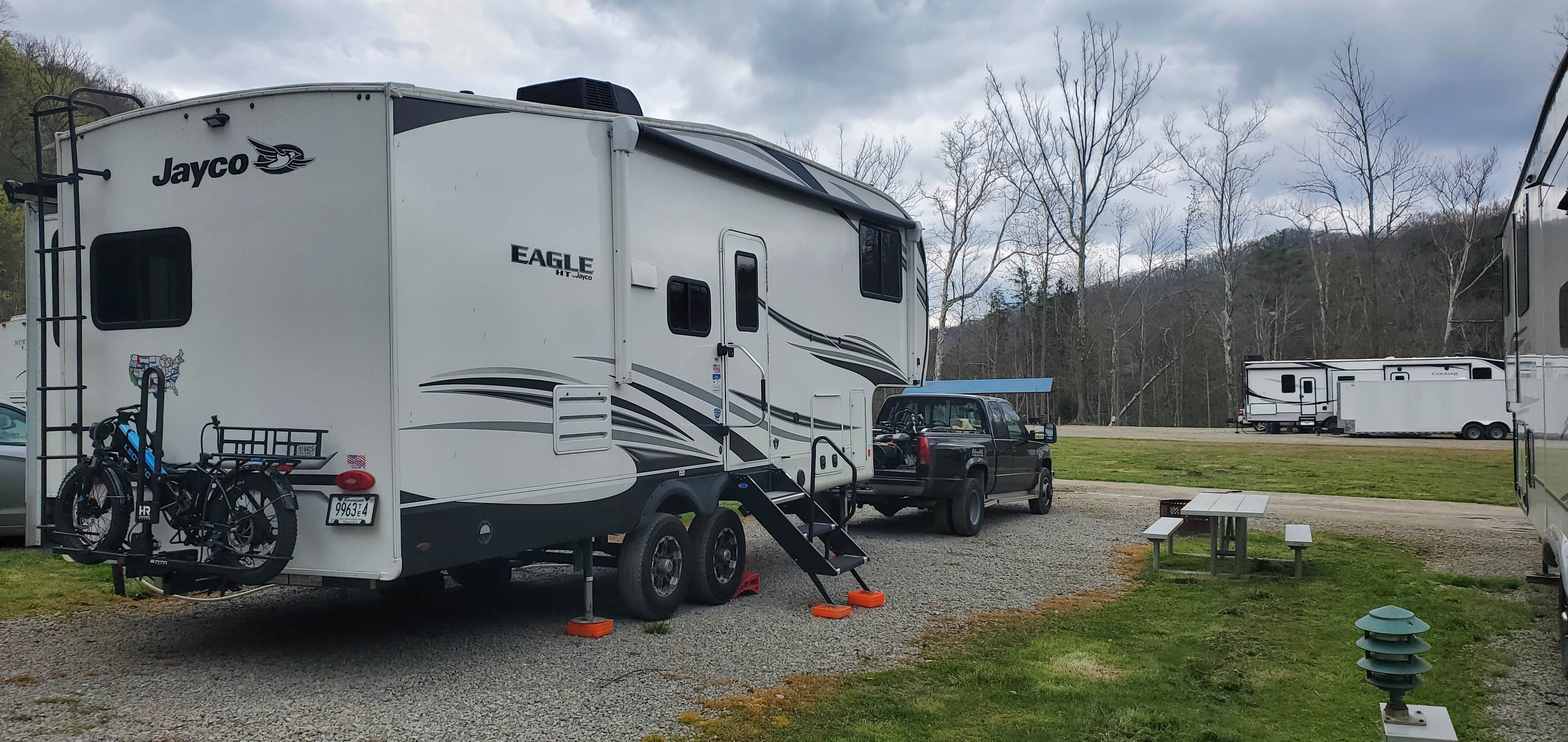 Camping near Coon Creek Cove, Mountain Hideaway: Elk River Camp and RV Park, Sutton Lake, West Virginia