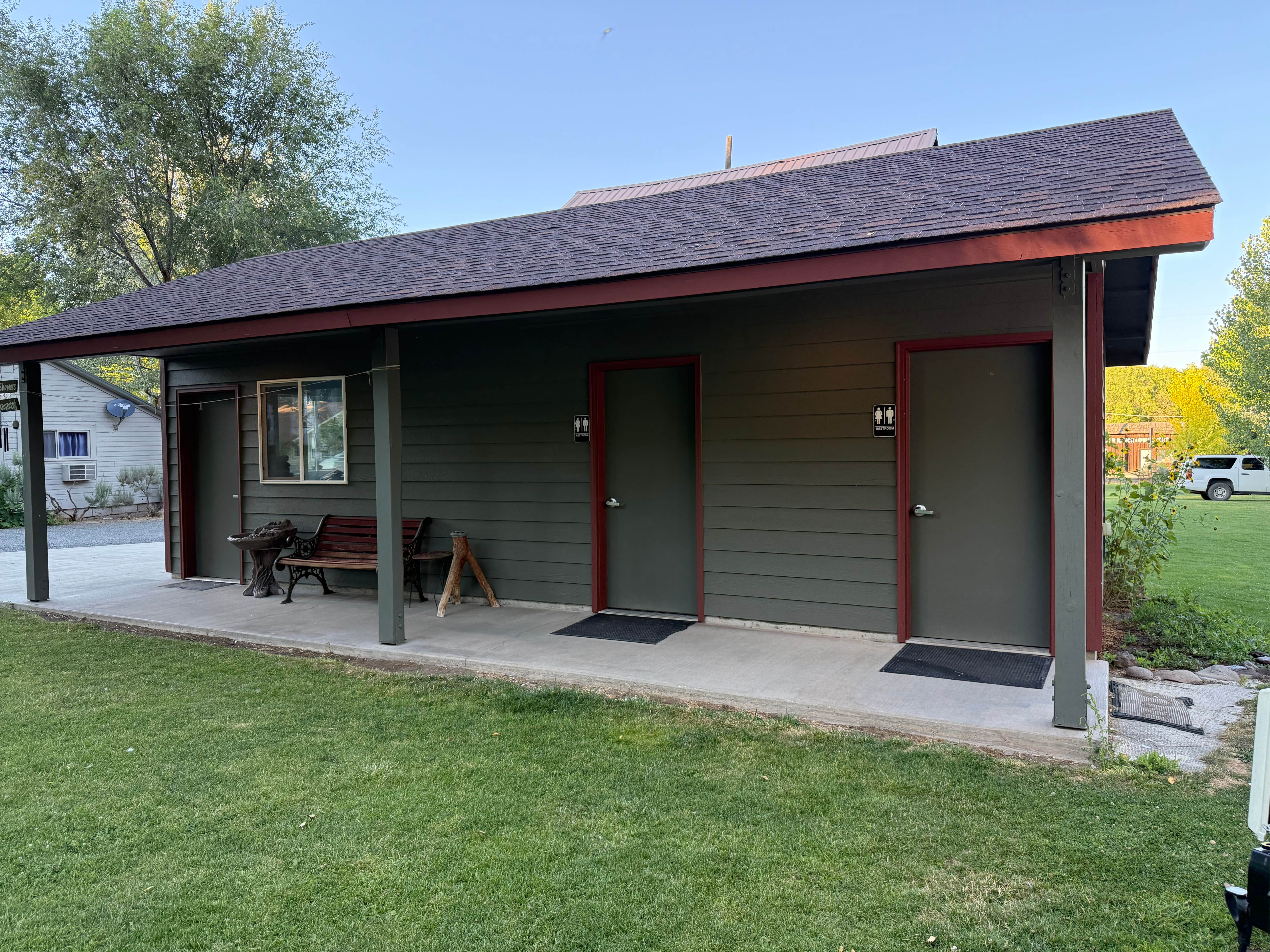 Camping near Oregon Mine Campground: Fish House Inn and RV Campground, Dayville, Oregon