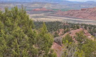 Camping near Rock Springs Bench: FS500 - Dispersed, Cannonville, Utah