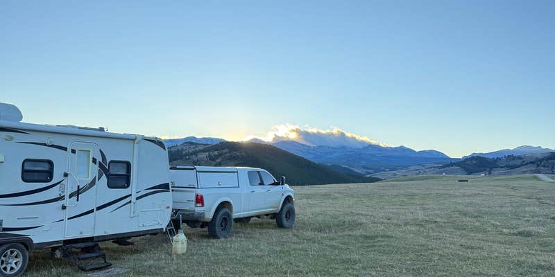 Camper submitted image from Grouse Mountain Basecamp on Forest Road 403