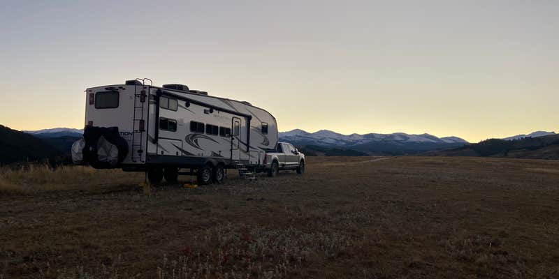 Camper submitted image from Grouse Mountain Basecamp on Forest Road 403