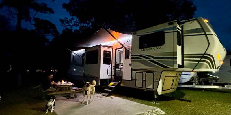 Camper submitted image from Gulf Coast RV Resort