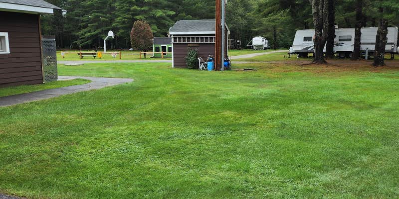 Camper submitted image from Happy Horseshoe Campground