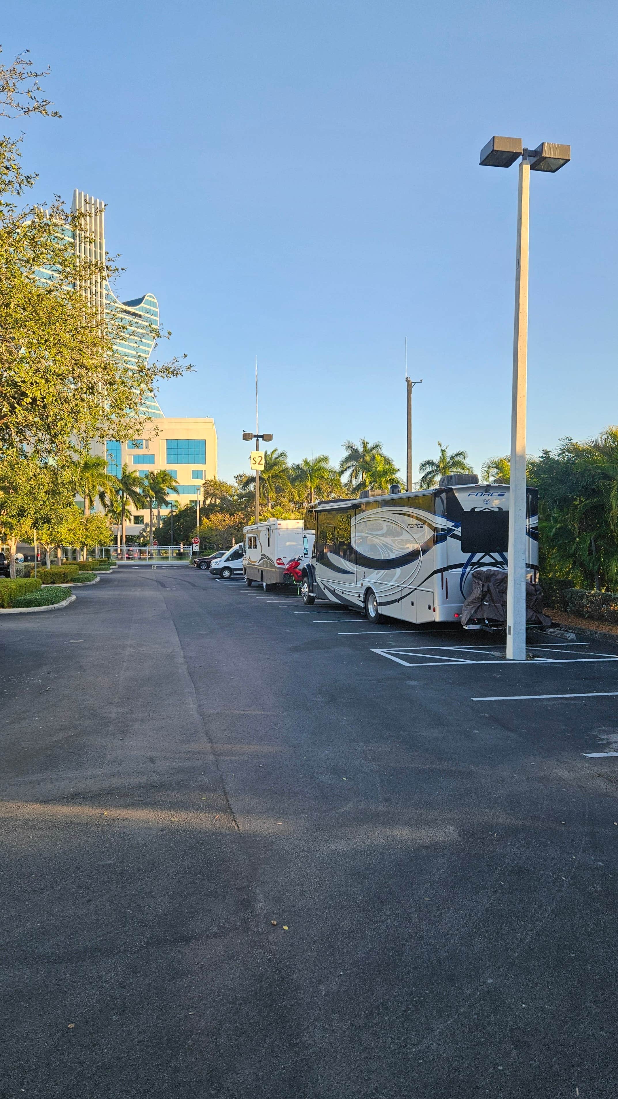 Hard Rock Cafe Overnight Parking — Hollywood