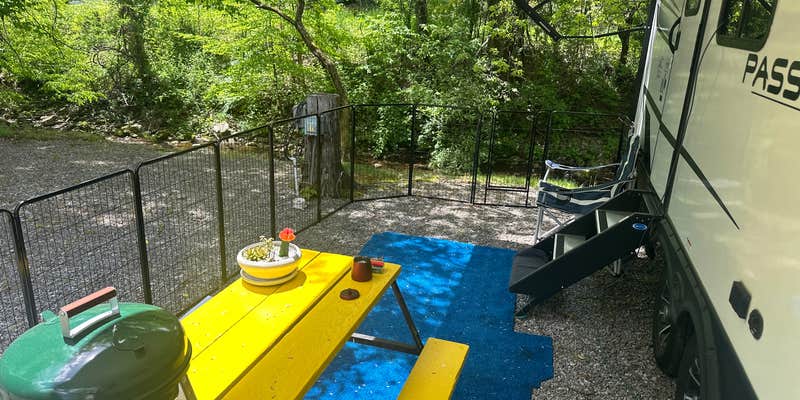 Camper submitted image from Hillbilly Campground