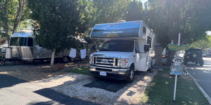 Camper submitted image from Hollywood RV Park