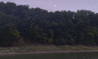 Camping near Dam East (Day Use): Eagle Creek State Park Campground, Findlay, Illinois