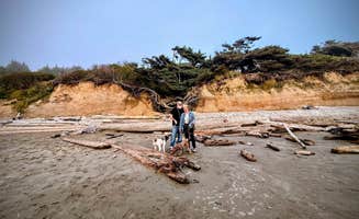 Jason K.'s photo of camping with pets at Kalaloch Campground - group — Olympic National Park near La Push, WA