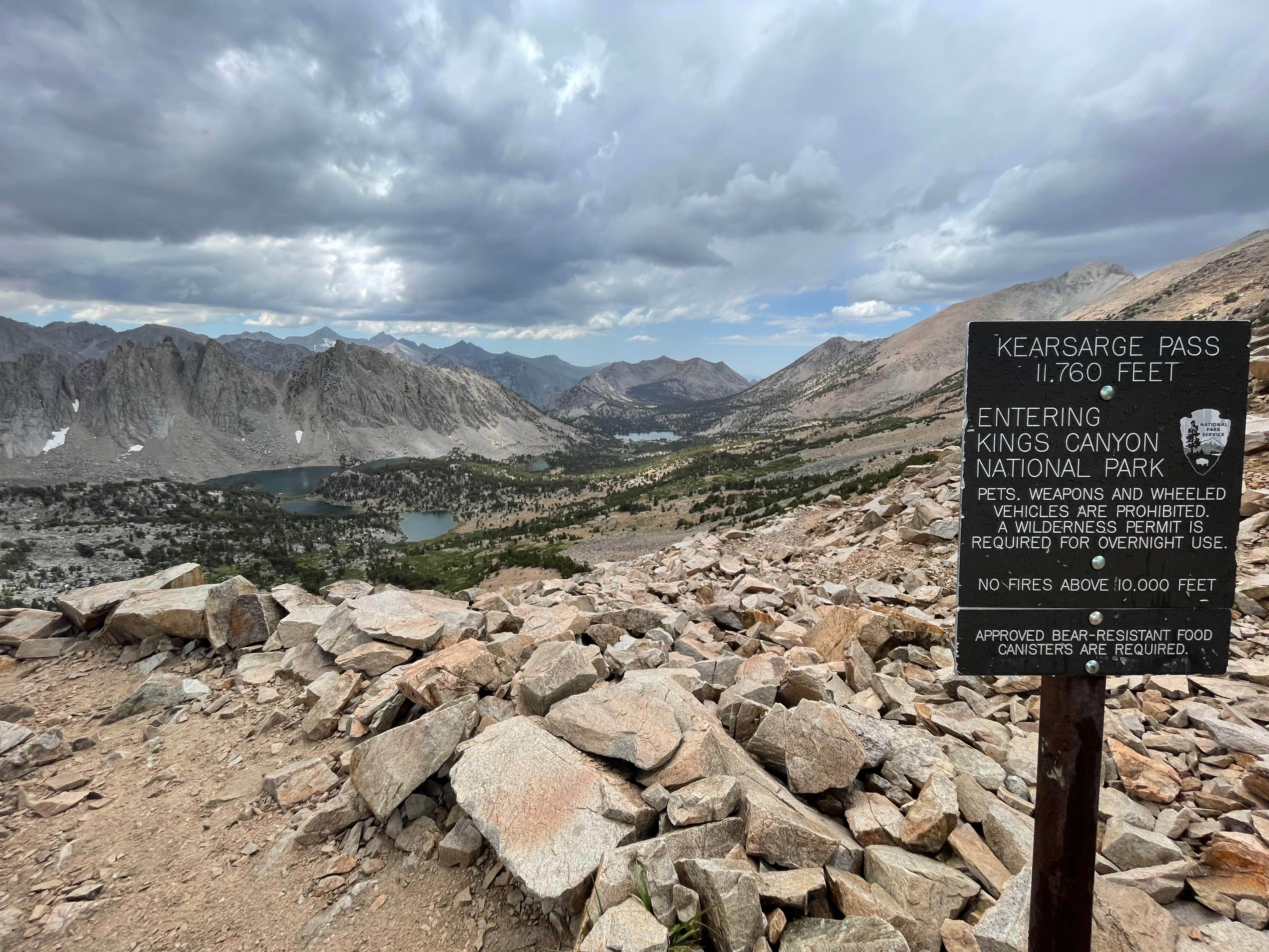 Camping near Symmes Creek: Kearsarge Lakes backcountry camping, Seven Pines, California