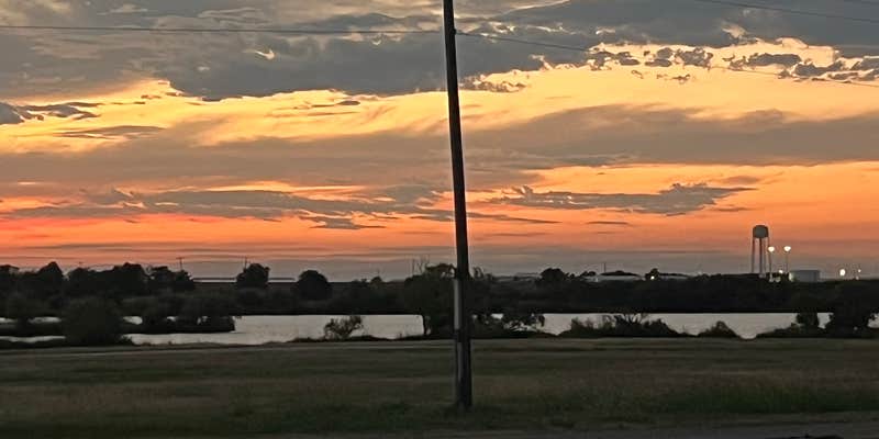 Camper submitted image from Lake El Reno RV Park