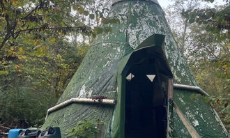 Camping near Hardin Ridge: Lothlorien Nature Sanctuary, Avoca, Indiana