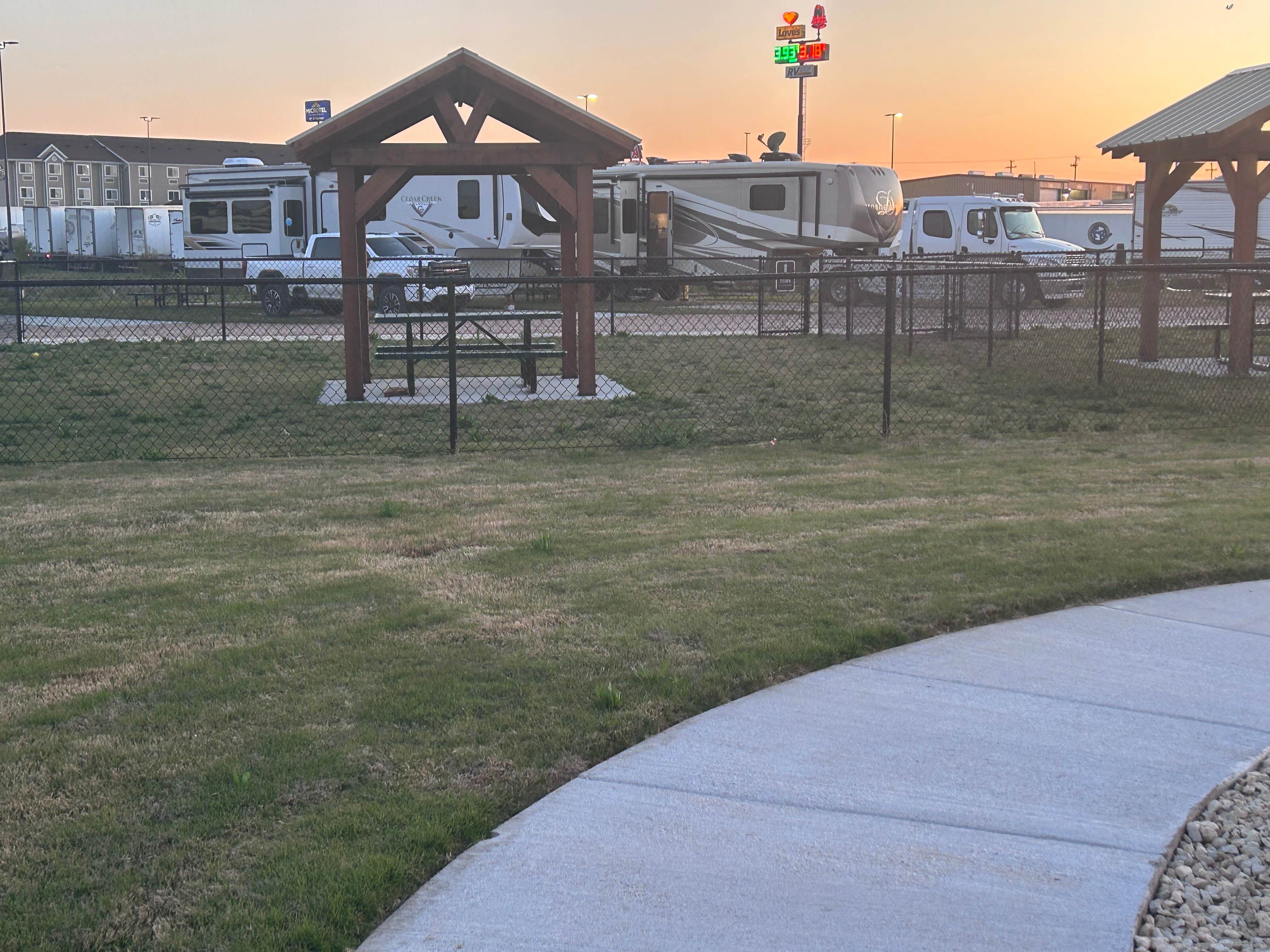 Camper submitted image from Love's RV Stop-Sweetwater TX 475 - 5