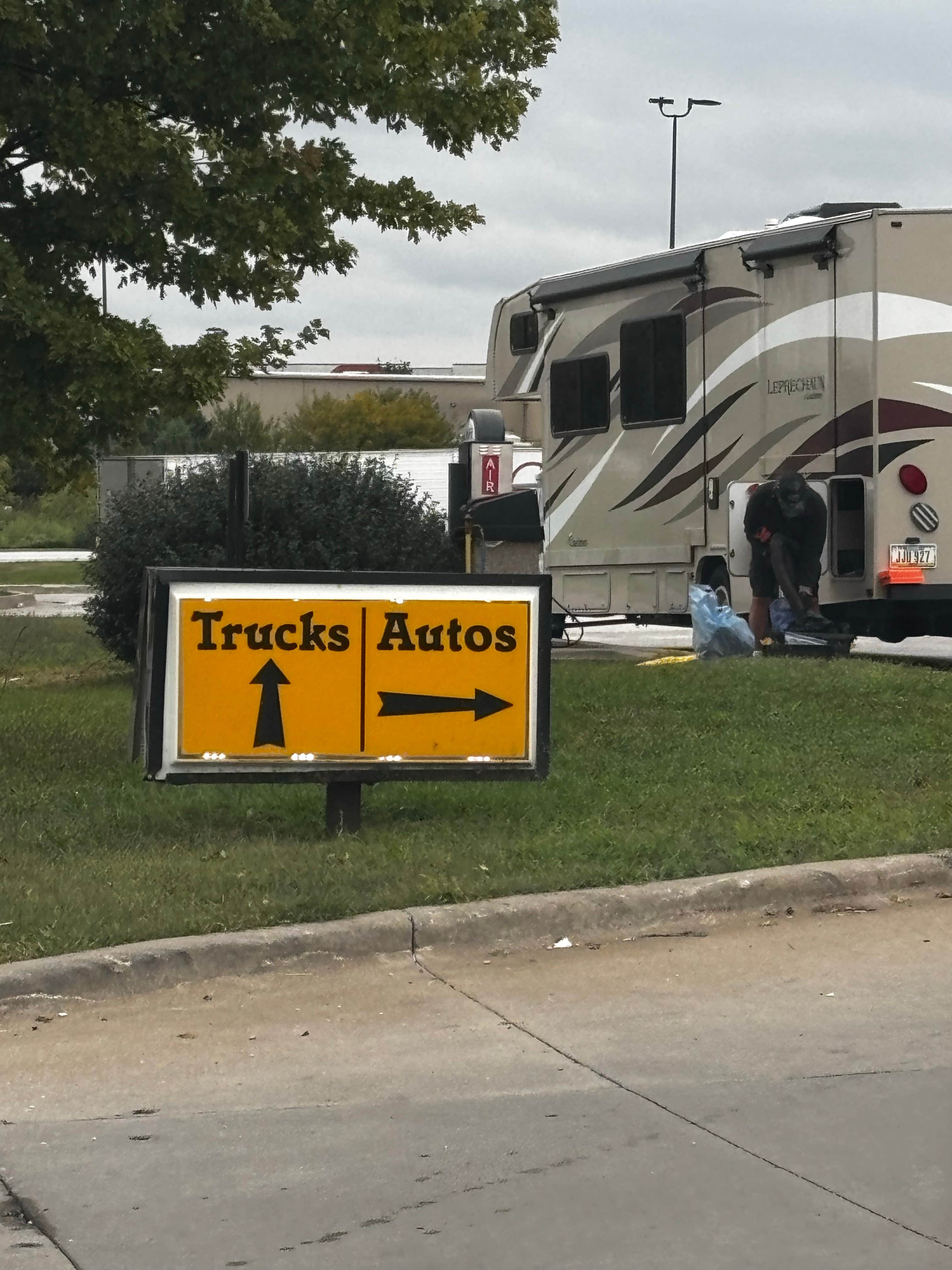 Loves Travel Stop-Parking