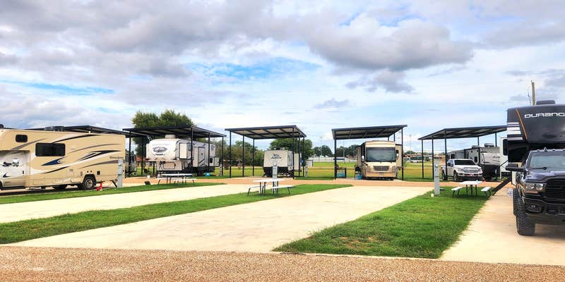 Camper submitted image from Magnolia RV Resort