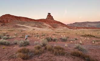 Camping near Valley of the Gods Road Dispersed: Mexican Hat Rock, Mexican Hat, Utah