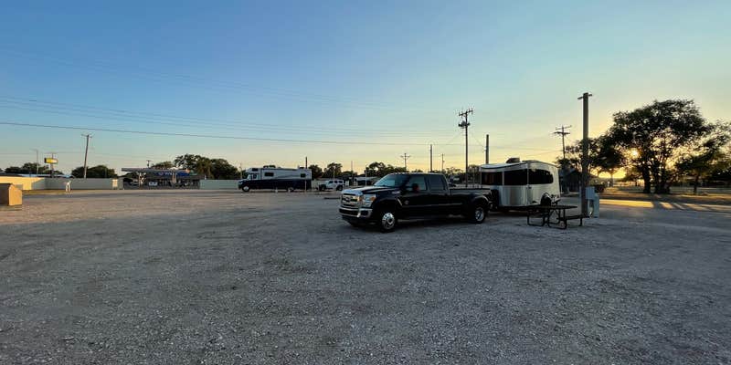 Camper submitted image from Ray and Donna West Free RV Park-Muleshoe Heritage Park