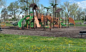 Camping near Scenic Park : Cottonwood Cove Park Campground, South Sioux City, Nebraska