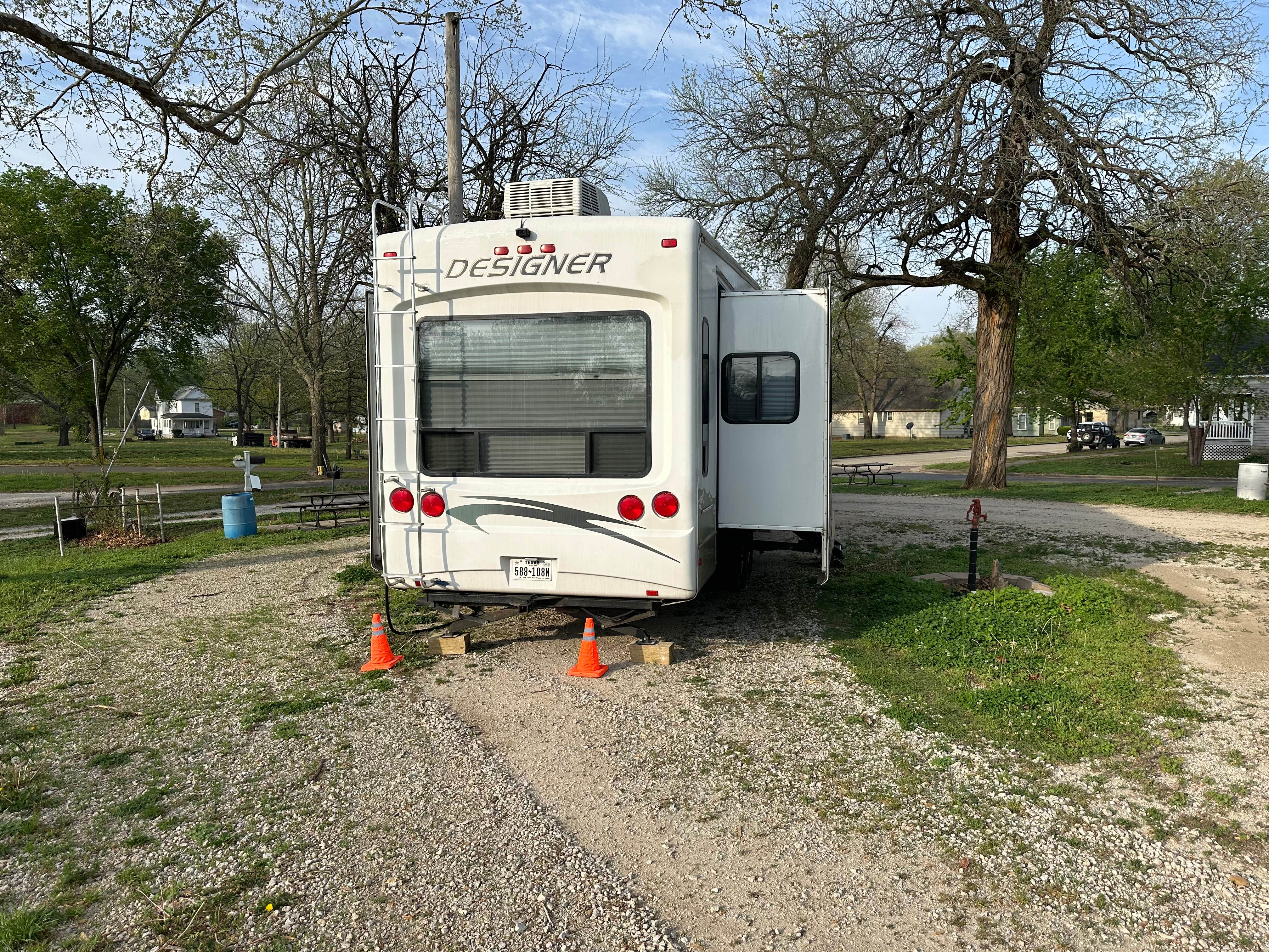 Camping near Big Hill Lake Mound Valley Recreation Area: Norman No.1 Museum RV Park, Fredonia, Kansas