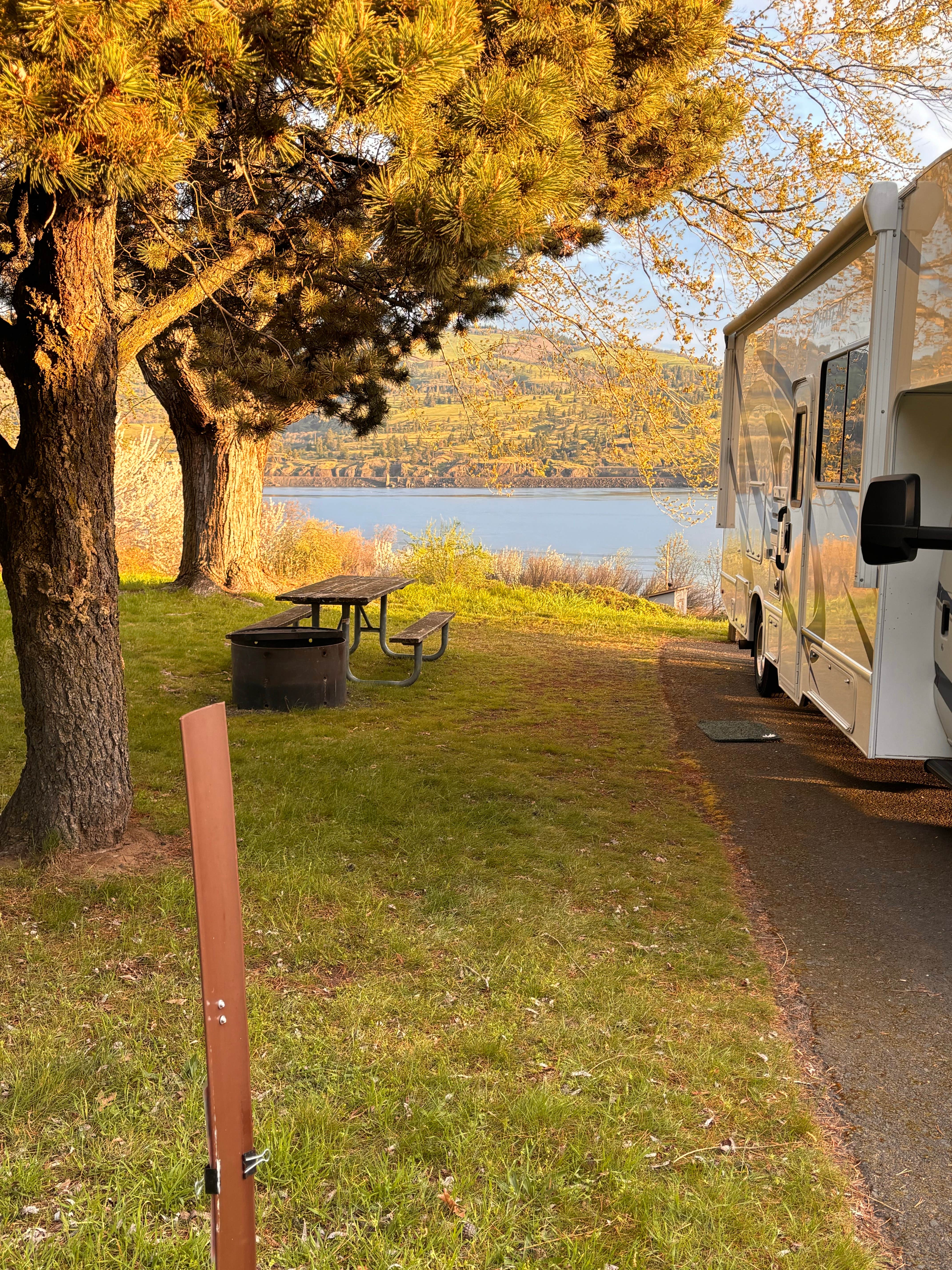 Jennifer H.'s photo of rv camping at Memaloose State Park Campground near White Salmon, WA