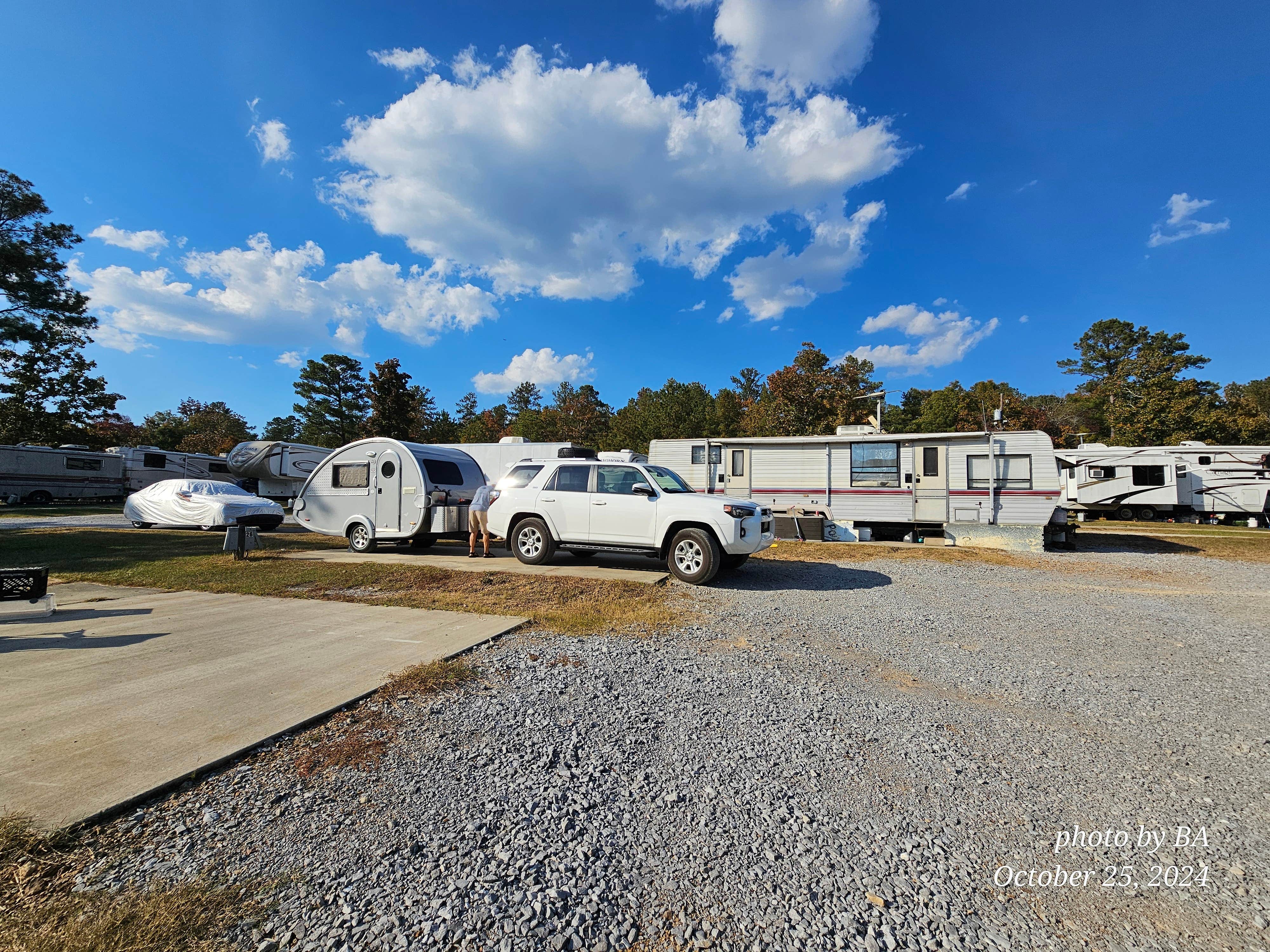 Camping near Desoto Caverns Family Fun Park & Campground: Paradise Point Marina and RV Resort, Columbiana, Alabama