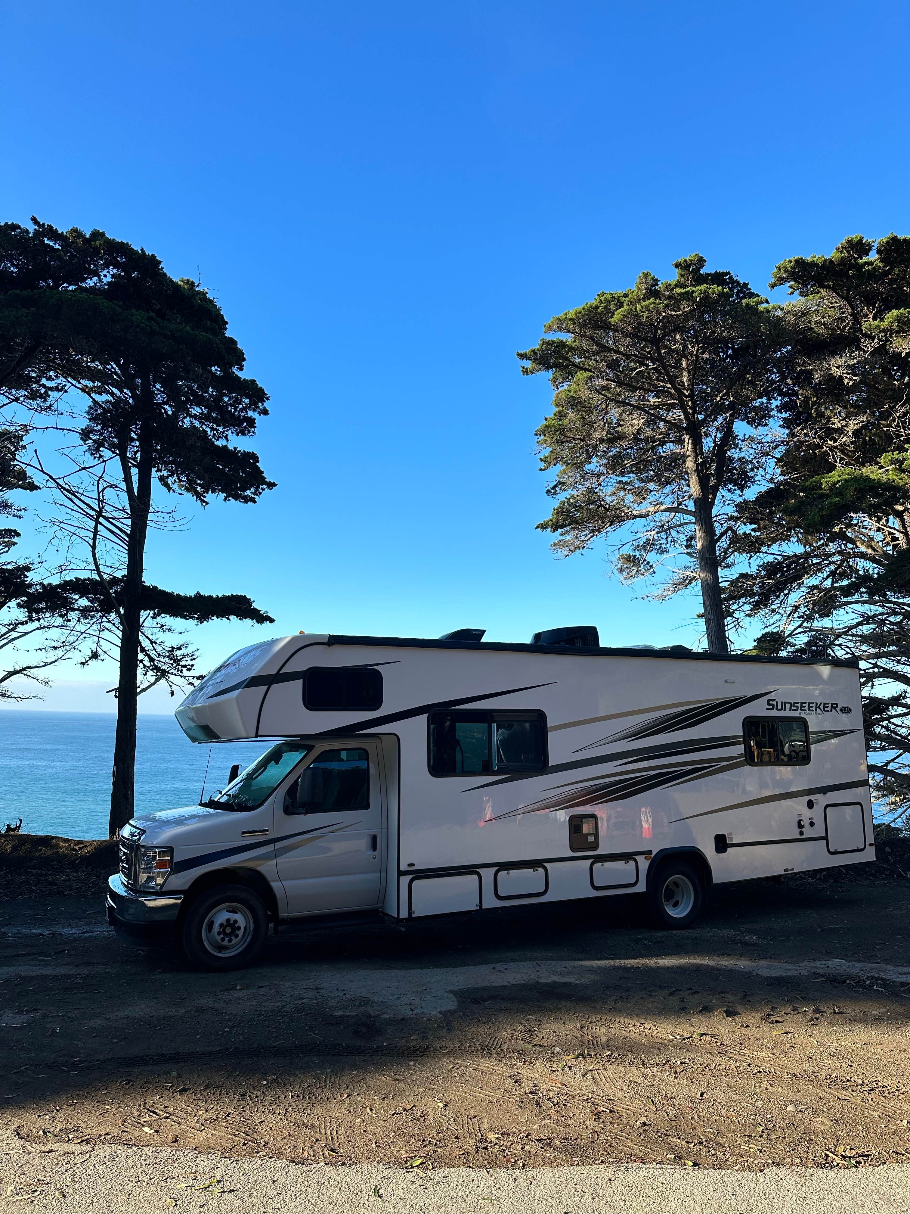 Ragged Point Hwy 1 pull off