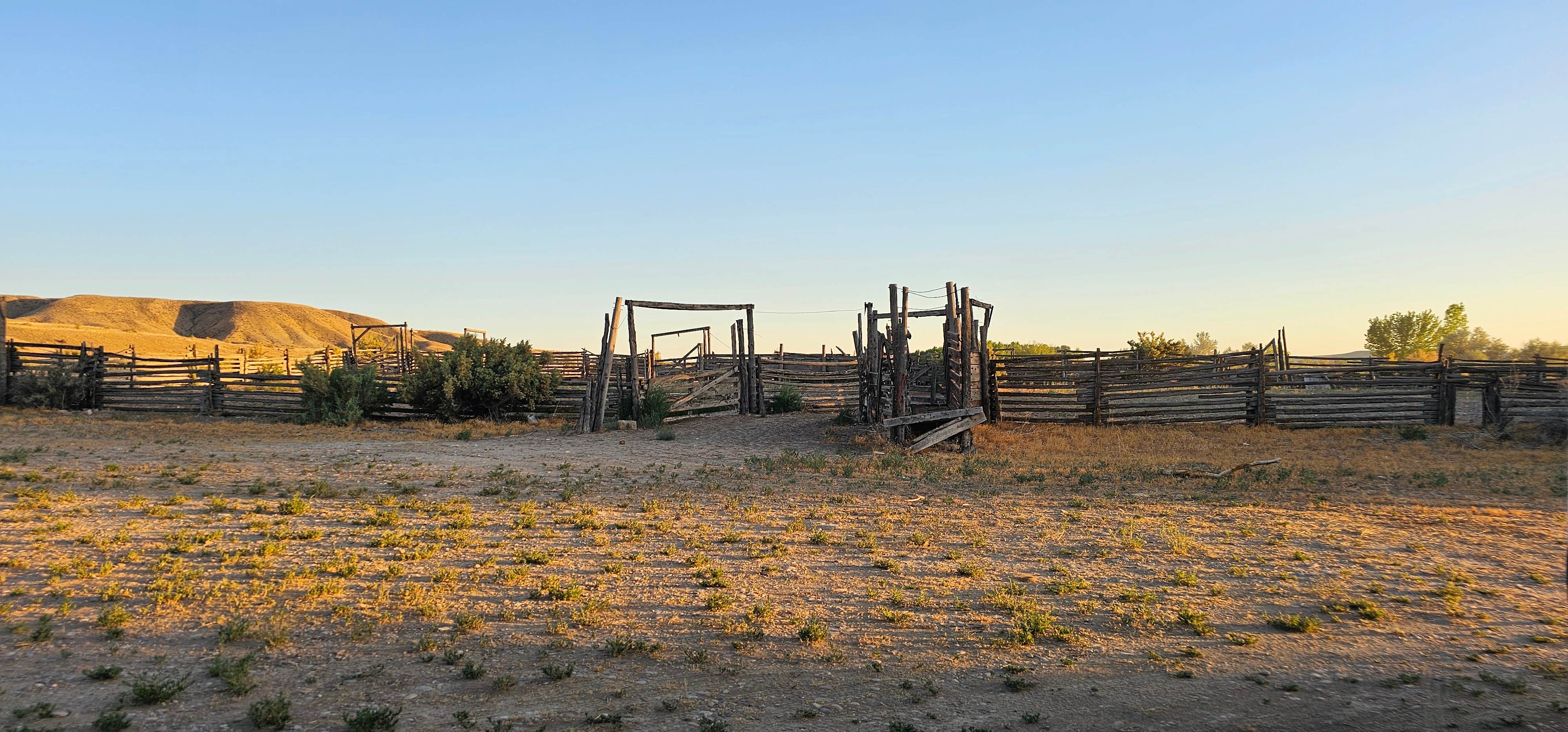 Camping near North of Dinosaur CR16 - Dispersed Site: Red Wash Rd Dispersed, Jensen, Utah