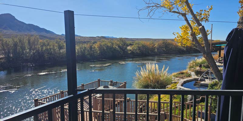 Camper submitted image from Riverbend Hot Springs