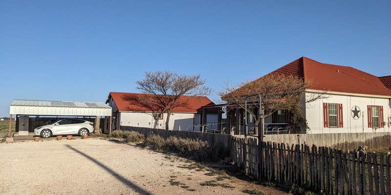 Camper submitted image from Rock'n N Bed and Breakfast