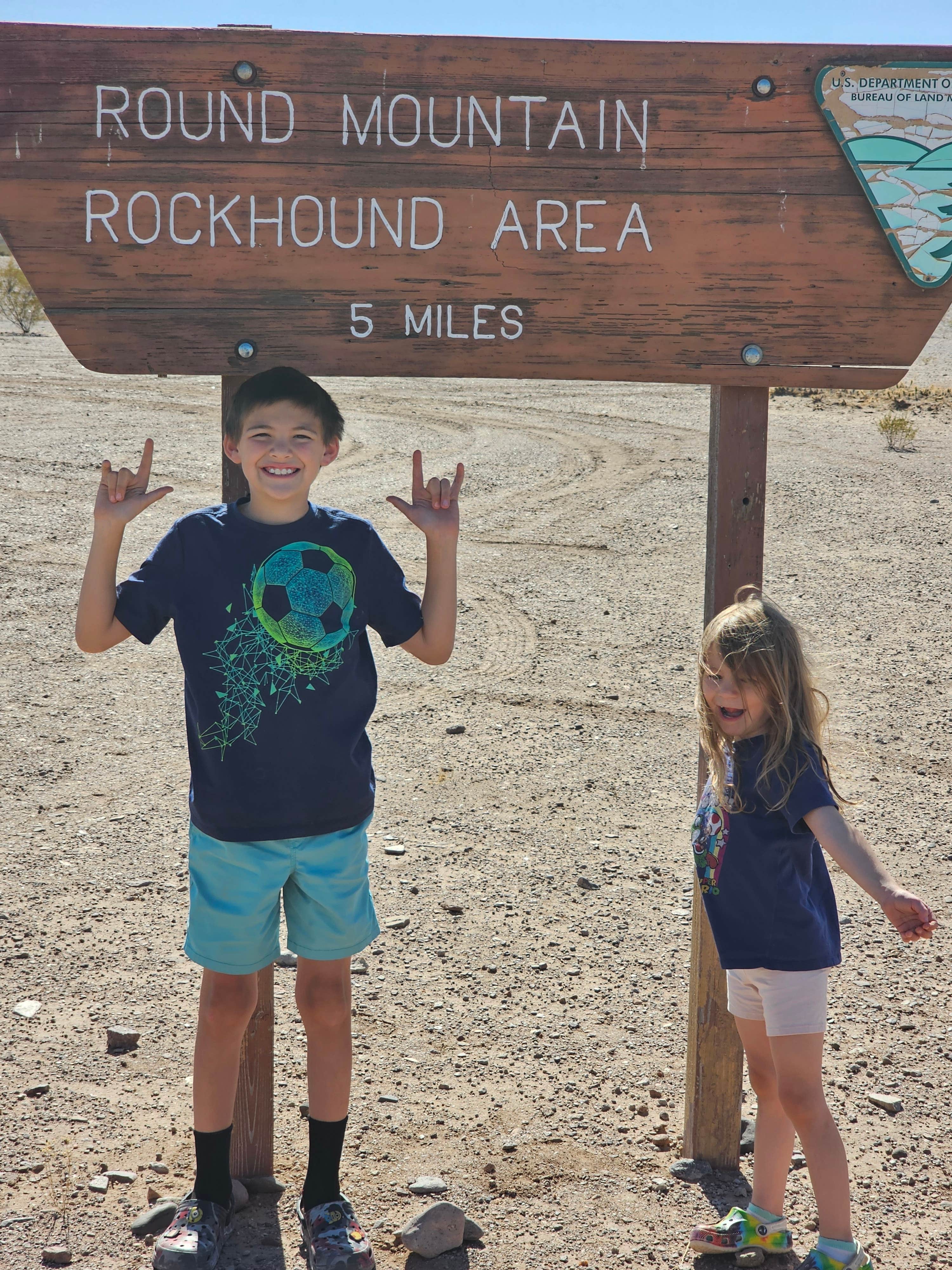 Camper submitted image from Round Mountain Rockhound Area - Dispersed - 5
