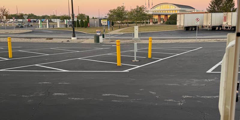 Camper submitted image from Service Plaza - Blue Heron Overnight Parking