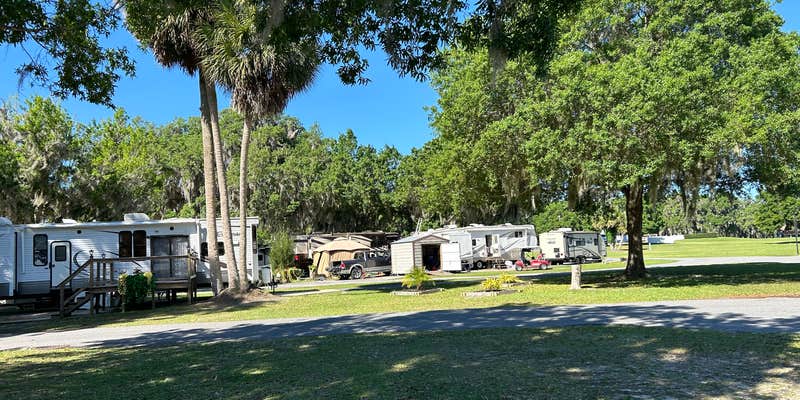 Camper submitted image from Sun Retreats Ocala Orange Lake and Golf Resort