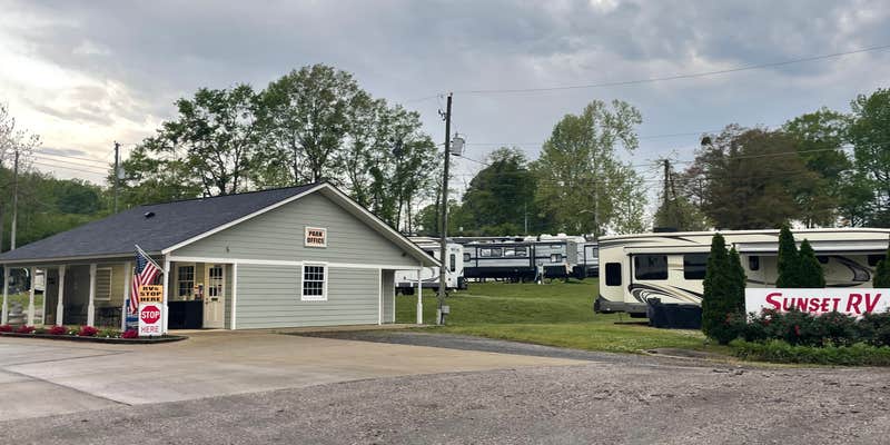 Camper submitted image from Sunset RV